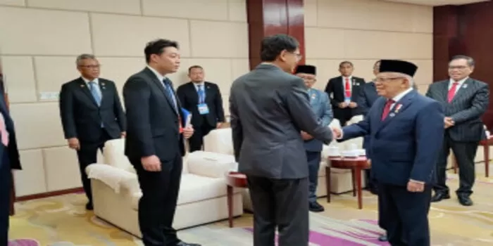 Wapres Ma'ruf Amin Bertemu PM Tiongkok Li Qiang Jelang CAEXPO 2023, Hal ...