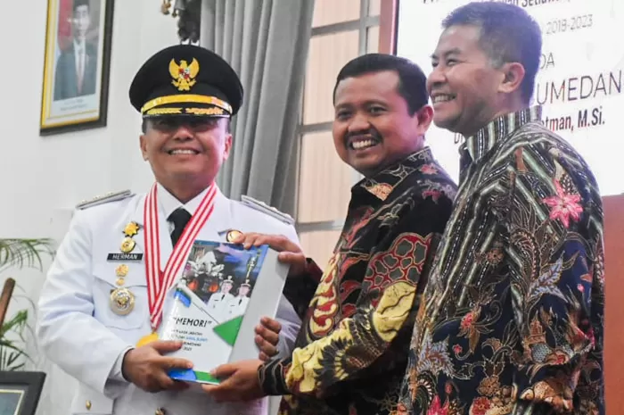 Sekda Herman Suryatman Resmi Jadi Pj Bupati Sumedang - Jawa Pos