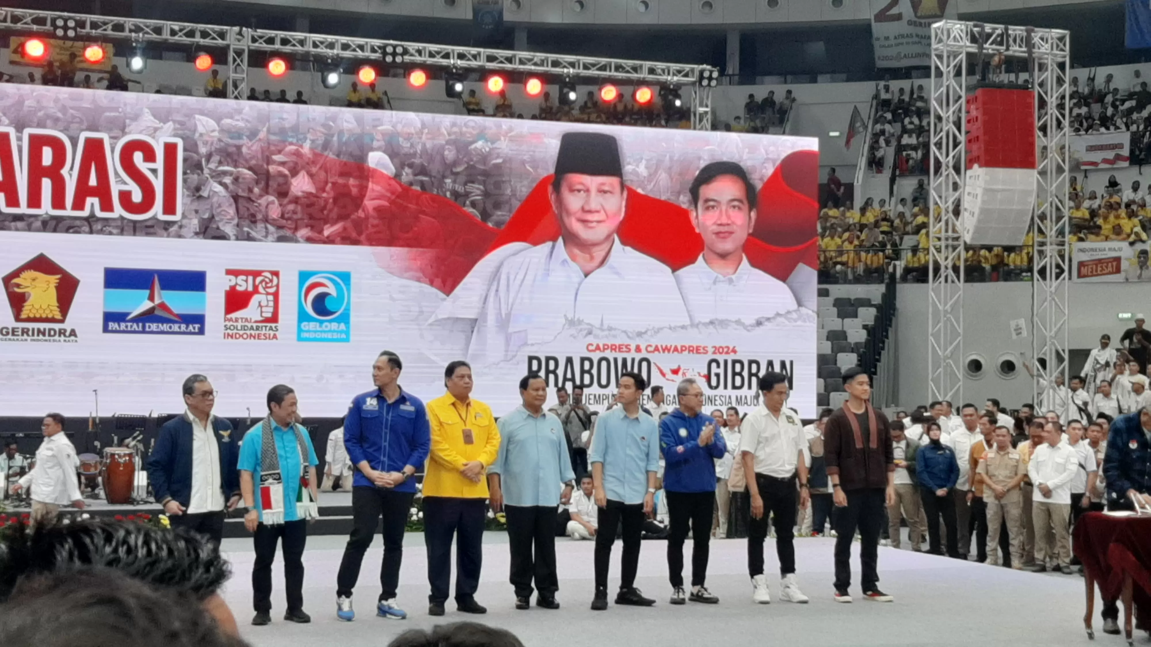 Sebelum Mendaftar Ke KPU, Prabowo-Gibran Minta Doa Restu Ke Relawan ...