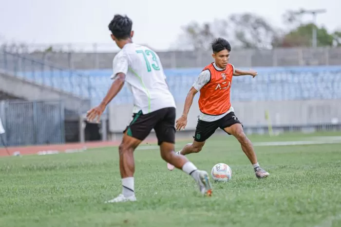 Kasim Botan Siap Untuk Bermain Sebagai Full Back - Jawa Pos