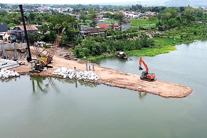 Jadi Jalur Alternatif Bandara Dhoho Kediri, Jembatan Jongbiru Dibangun ...