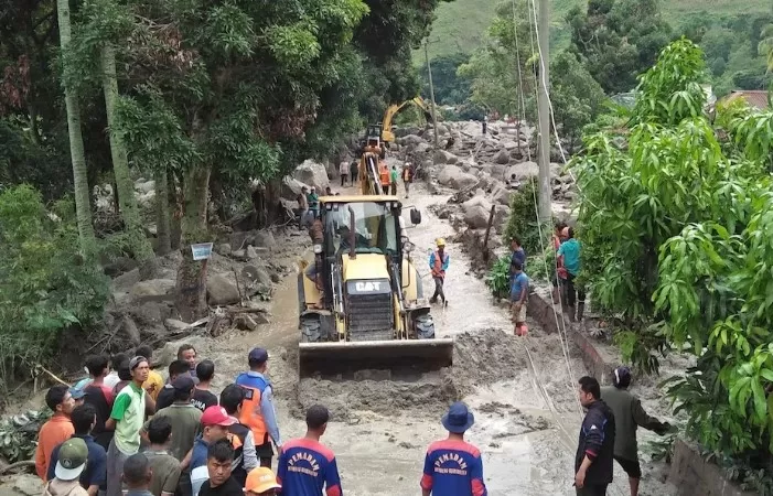 Pulau Sumatra Dilanda Banjir Bandang Dan Tanah Longsor, 1 Orang Tewas ...