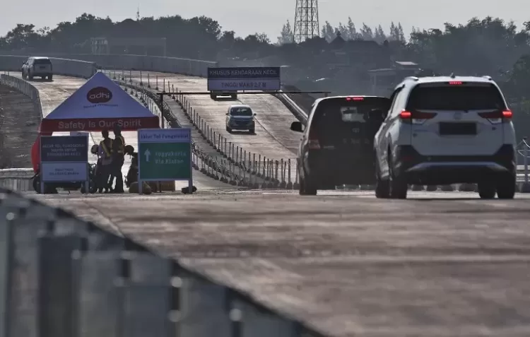 Jalan Tol Solo-Jogja Telah Beroperasi, Prediksinya Akan Dilewati 15 ...