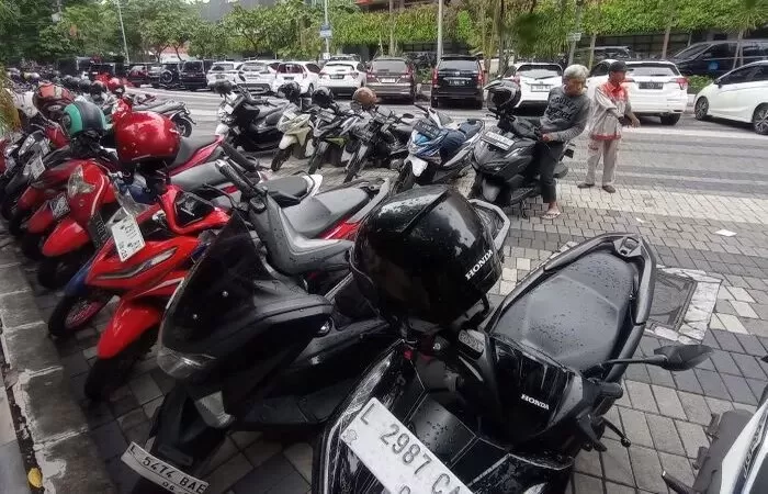 Sepekan Bayar Parkir Non Tunai Telah Diterapkan Di Surabaya, Begini ...