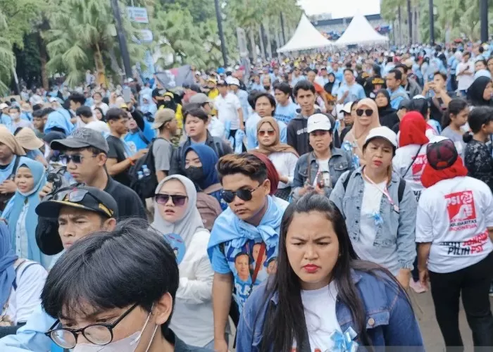 Datang Dari Berbagai Daerah, Massa Pendukung Prabowo-Gibran Padati ...