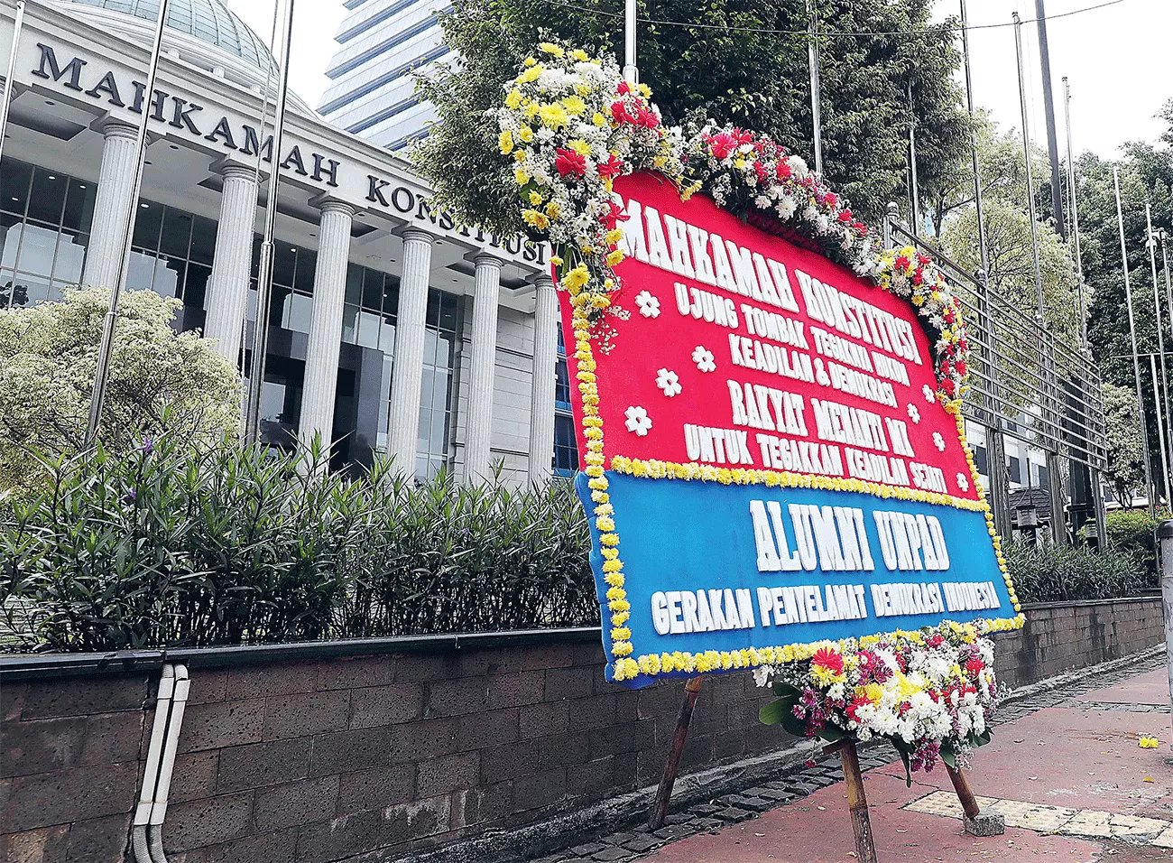 Sidang Perdana Sengketa Hasil Pilpres 2024, Paslon 01 Dan 03 Beberkan ...