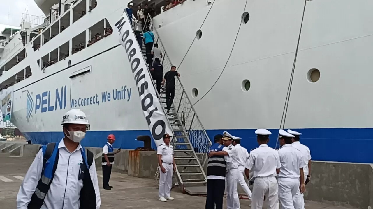 Kapal Dobonsolo Angkut Ribuan Pemudik Balik Ke Tanjung Priok Jawa Pos