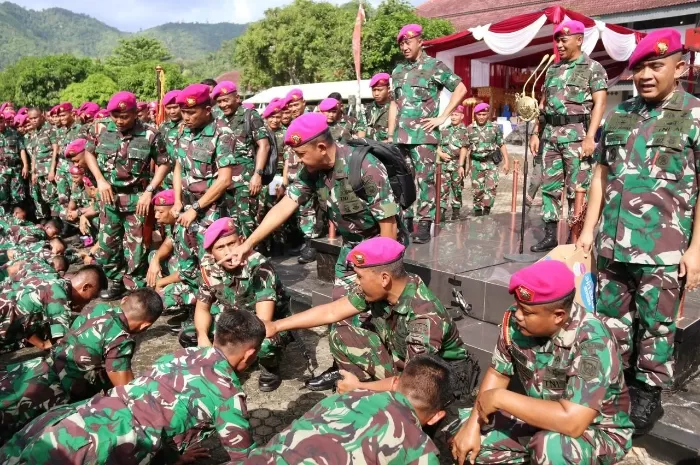 Dankormar Mayjen TNI (Mar) Nur Alamsyah hadir di tengah-tengah prajurit petarung Harimau Sumatera untuk memberikan Semangat, Kegembiraan dan Kedigdayaan para Prajurit Korps Baret Ungu (Dok Ist/PJ)