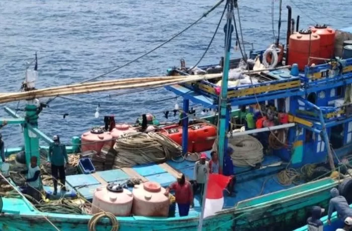 Kkp Tangkap 2 Kapal Illegal Fishing Di Selat Malaka Kado Perayaan Hut