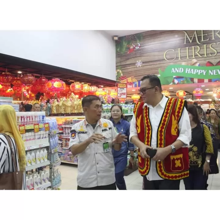 Foto: Tim gabungan Pemko Medan monitoring makanan dan minuman kadaluarsa (Istimewa )