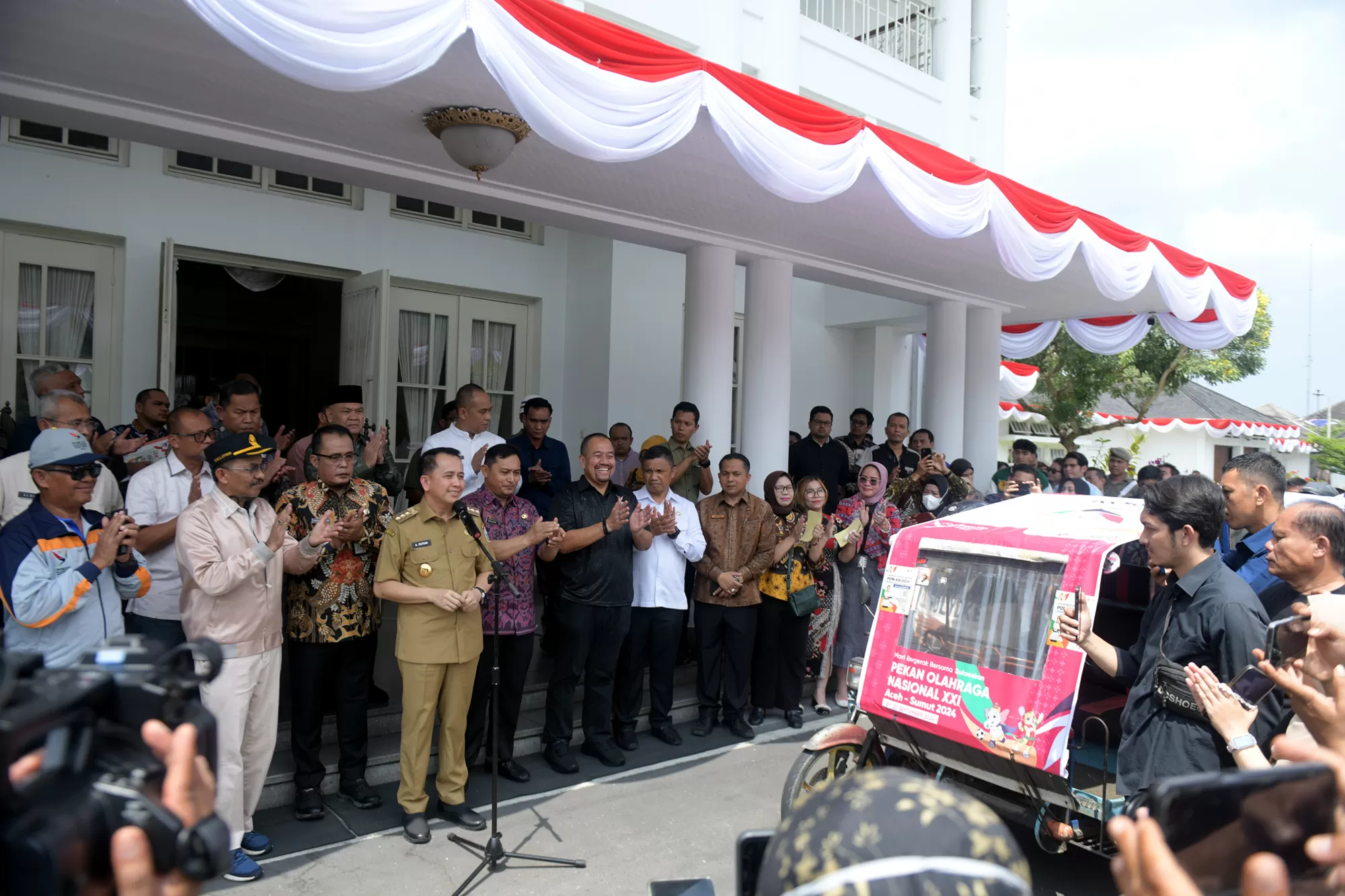 Foto: Pj Gubernur Sumut lepas 550 becak untuk promosi PON XXI (Info Sumut )