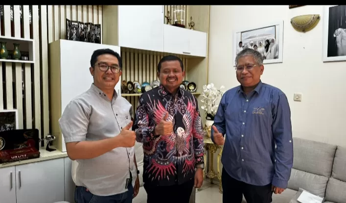Foto: Bupati Sumedang bersama Tim Promedia  (Promedia )