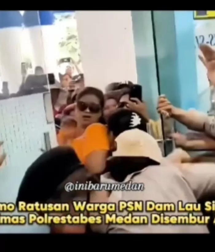 Foto: Demo ibu ibu di dam lau simeme (Instagram )