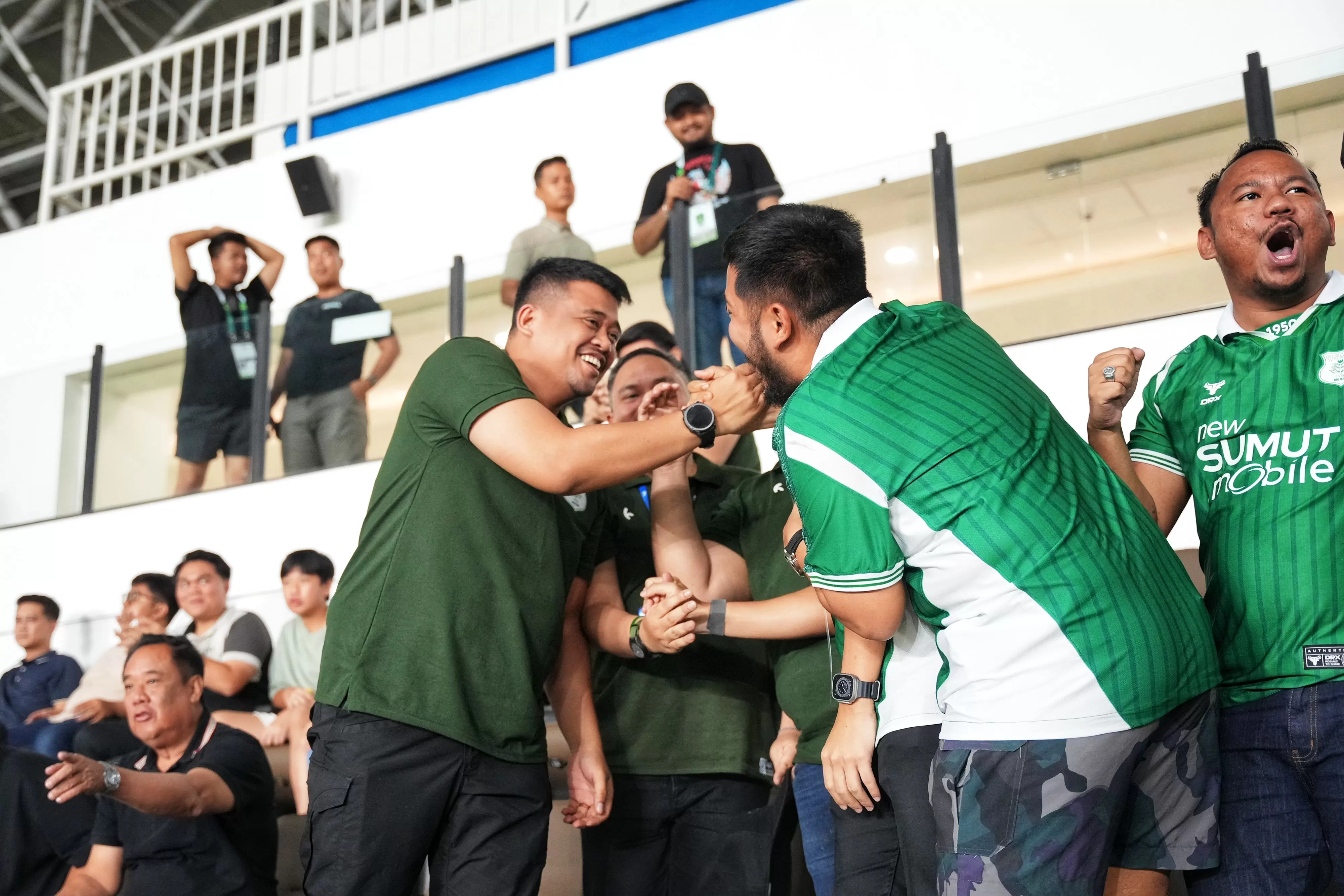 Foto: Gubernur Sumut Bobby nasution saksikan laha ayam kinantan (Diskominfo )