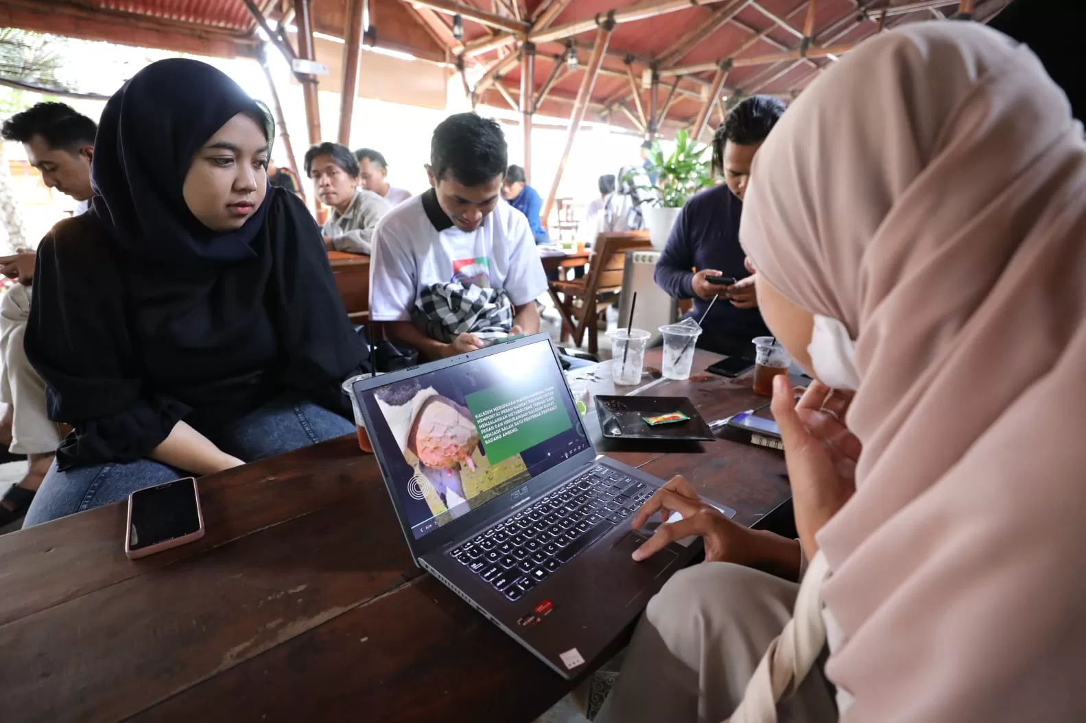 Ganjar Creasi Berkomitmen Tingkatkan Generasi Muda Di Malang Melek Digital Pojok Satu