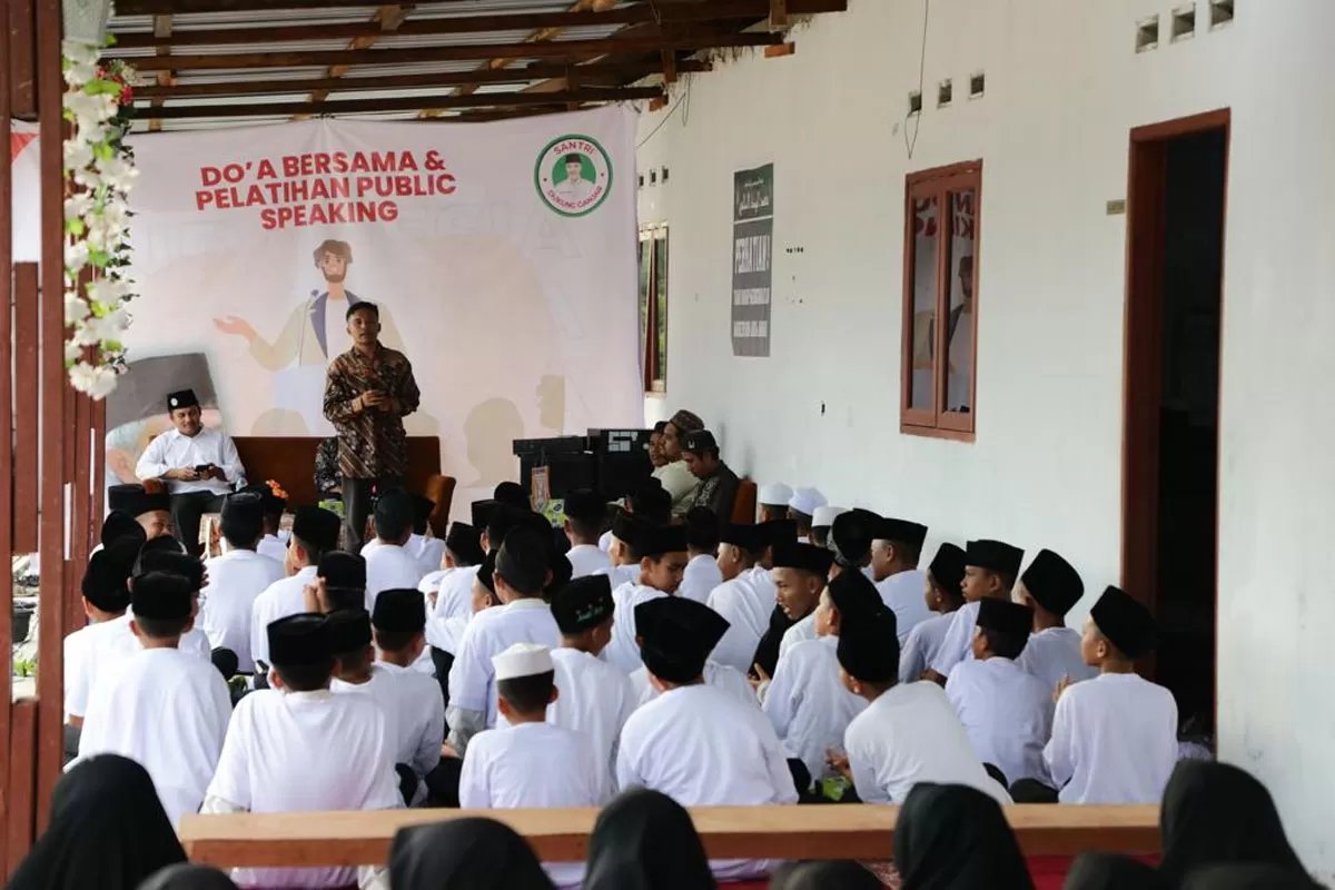 Kembangkan Potensi Diri, Santri Ganjar Gelar Pelatihan Public Speaking ...