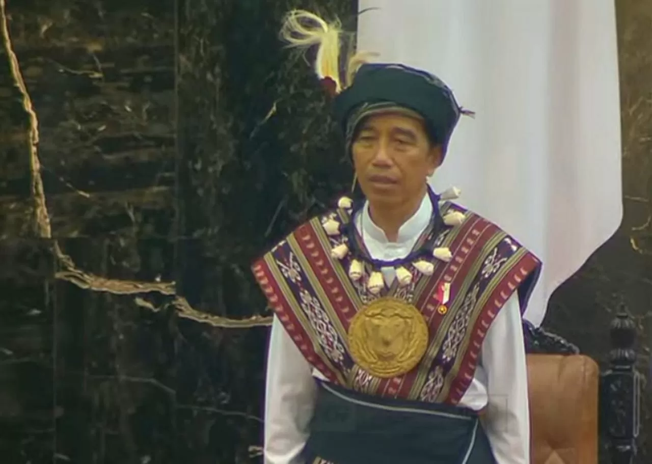 Ini Filosofi Baju Adat Tanimbar Maluku Yang Dipakai Presiden Jokowi Di ...