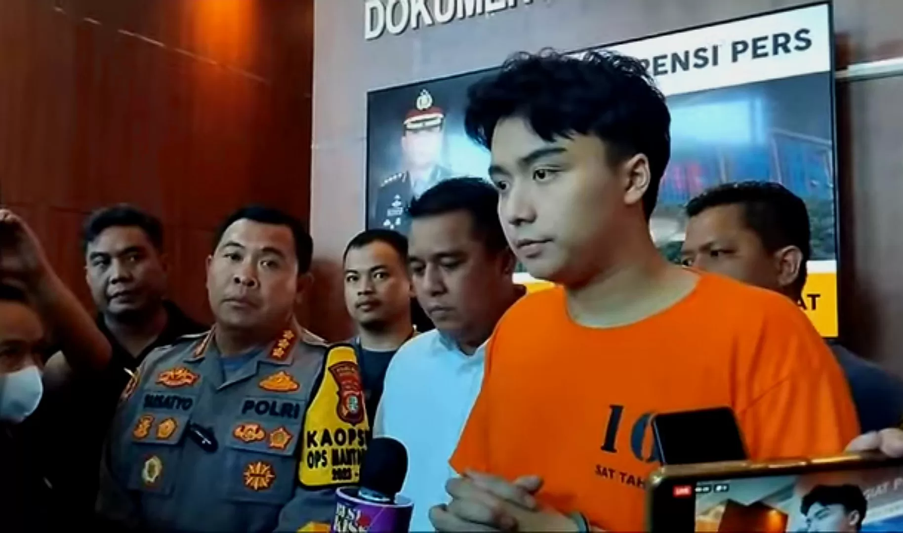 Leon Dozan Ditangkap Dan Resmi Tersangka Dikenai Dua Pasal Penganiayaan Dan Penghinaan