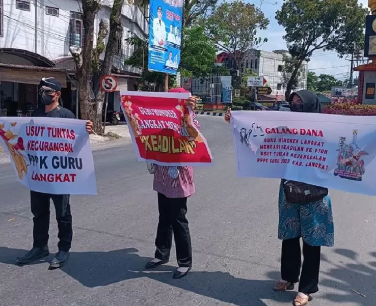 Hasil Pppk Guru Di Kabupaten Langkat Terancam Digugat Ke Ptun Medan Guru Honorer Gelar