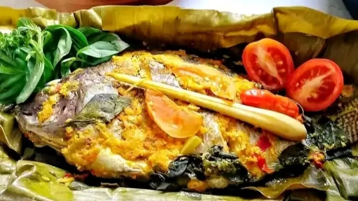 Ikan Pepes Bumbu Kuning