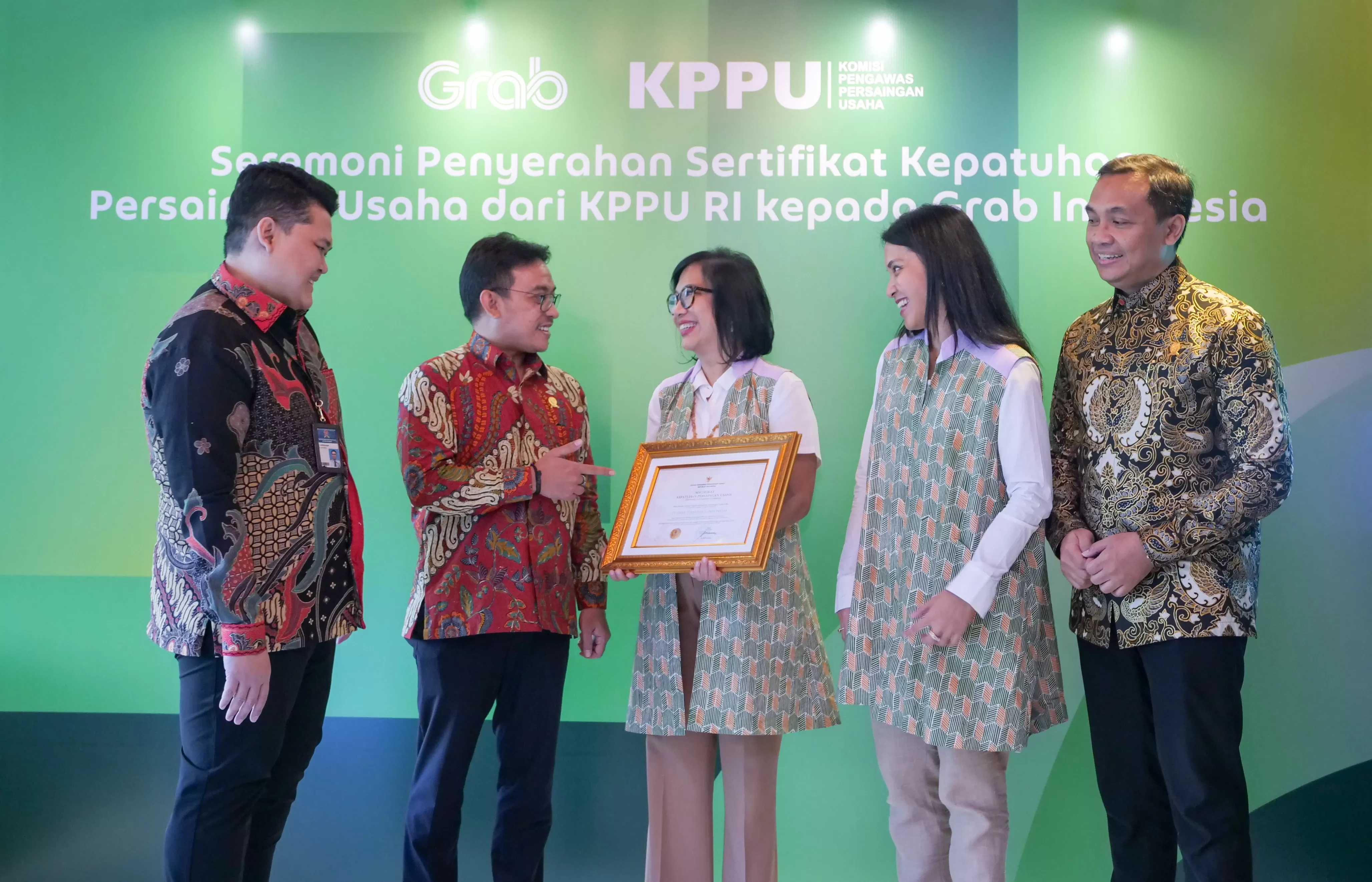 Grab, Perusahaan Teknologi Pertama Penerima Sertifikat Penetapan ...