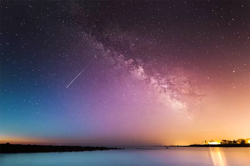 Desember Disambut RAJA HUJAN METEOR, Fenomena Alam Yang Unik, Langit ...