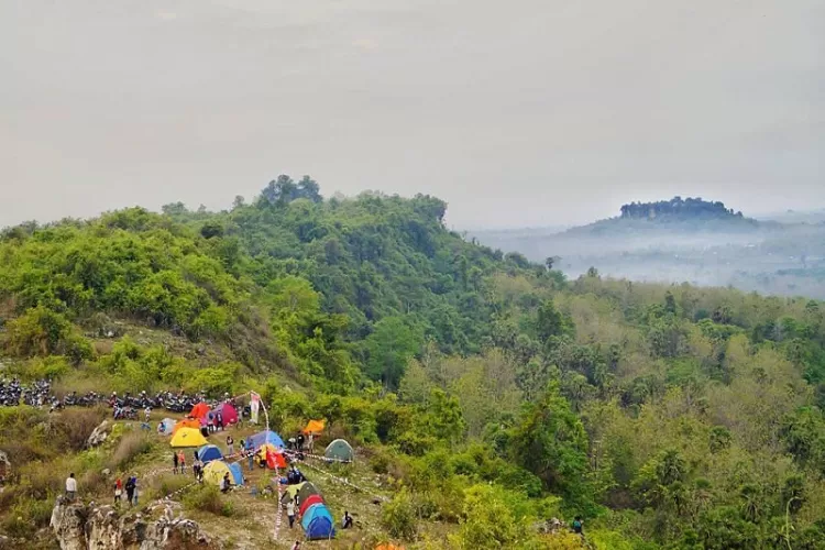 Bukit Larangan Paceng (pariwisata.id)