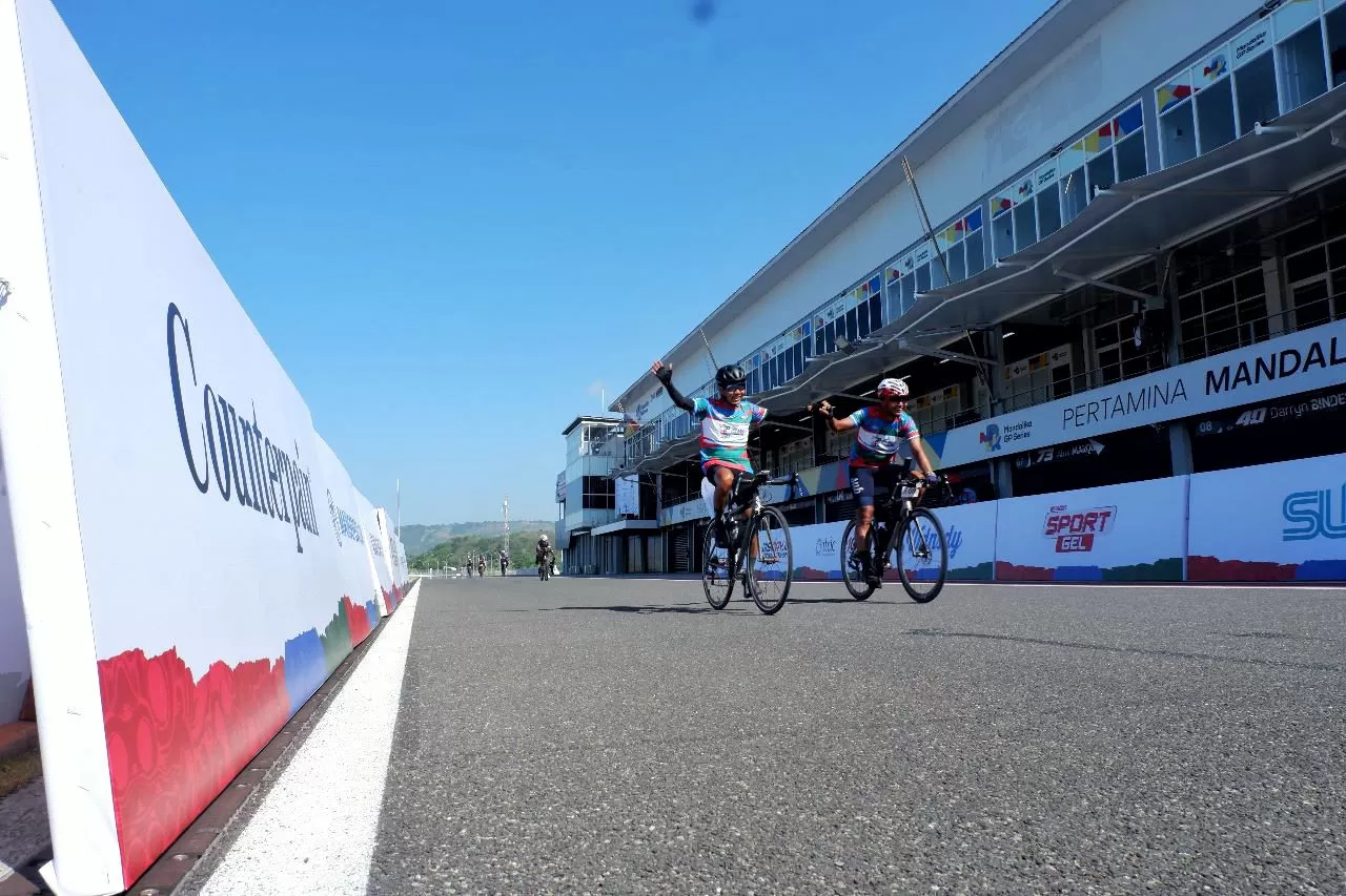 Pertamina Mandalika International Circuit sukses menjadi finish rute event ultra cycling, Three Island Journey 2023. (Dok.Indonesia Tourism Development Corporation (ITDC))