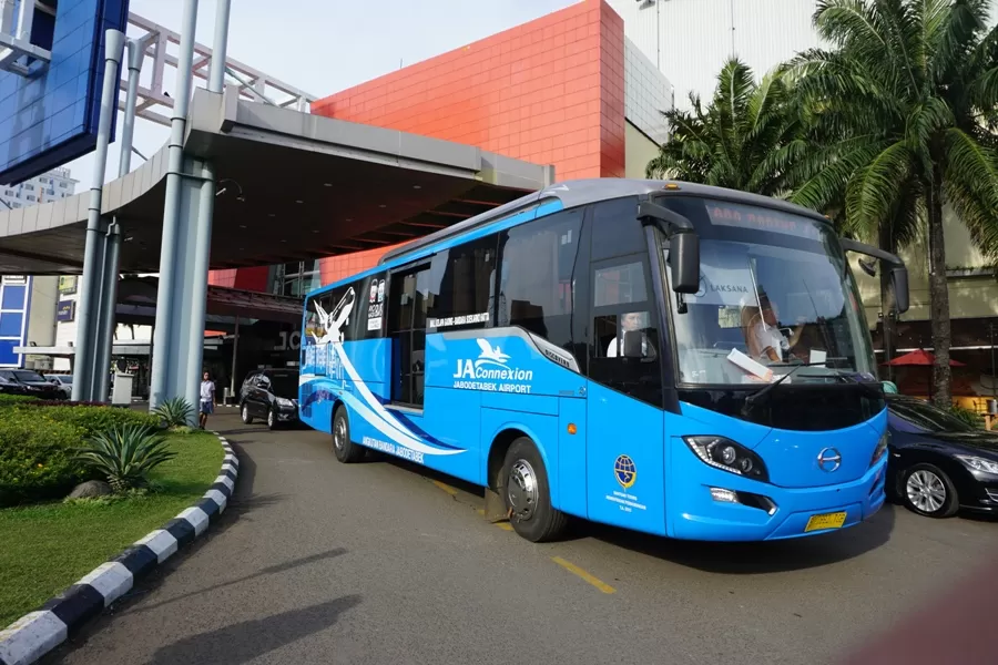 Jadwal Dan Tarif Bus Damri Dari Bandara Soekarno Hatta Cengkareng Ke ...