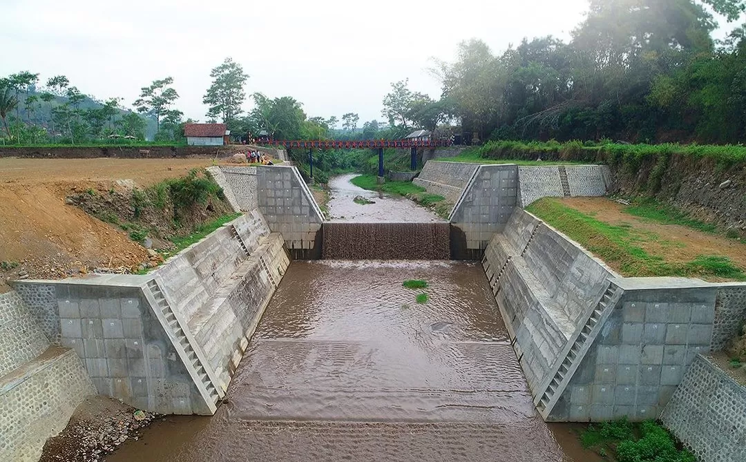 Sabodam modular, solusi dari WIKA Beton dan Balai Teknik Sabo Kementrian PUPR untukk atasi banjir sedimen. (Instagram/@wikabeton)