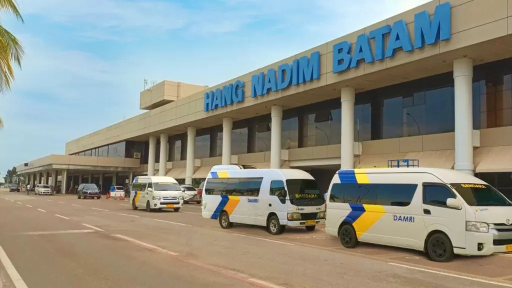 Hadirkan layanan Angkutan Bandara dari Bandara Hang Nadim, DAMRI integrasikan antarmoda untuk mempermudah mobilisasi masyarakat. (DOK. DAMRI)