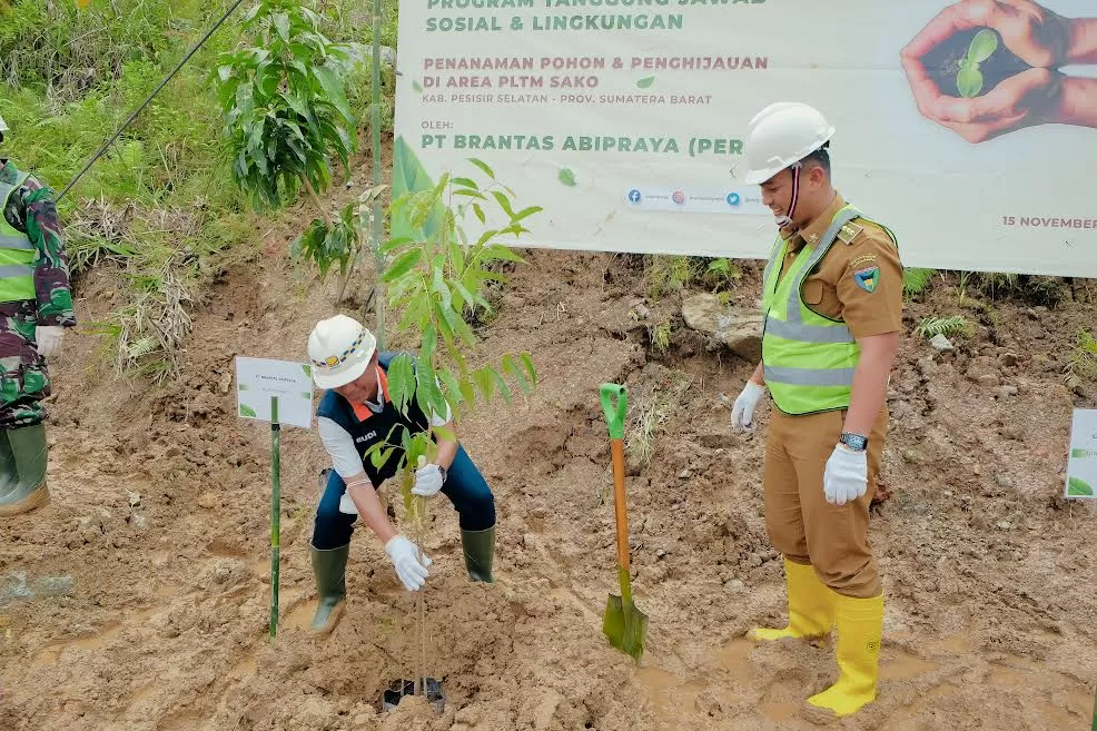 Hijaukan Lingkungan, Brantas Abipraya Gelar Aksi Tanam Ribuan Bibit ...