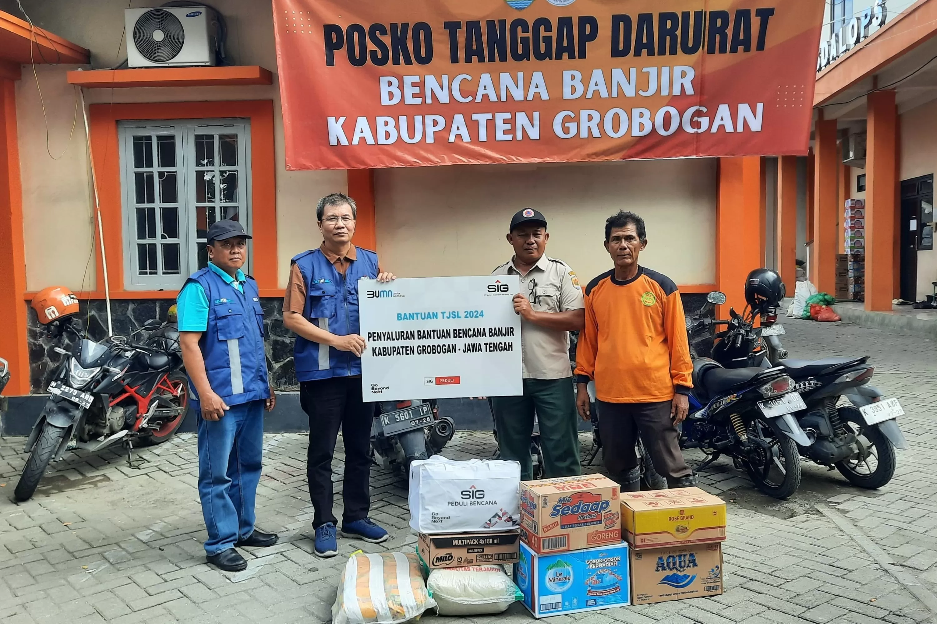 SIG Salurkan Paket Sembako Dan Kebutuhan Pokok Untuk Korban Bencana ...