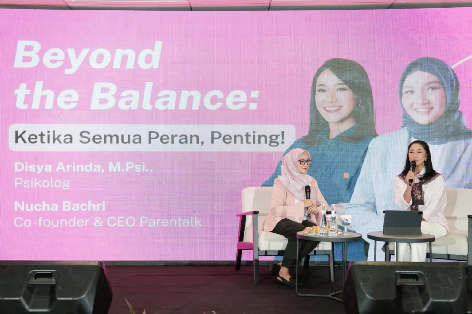 Pada sesi Talkshow , PLN EPI  menghadirkan Nucha Bachri CEO dan Co-Founder Parentalk.id serta Olphi Disya Arinda, M.Psi mengulas pengelolaan peran ibu dan profesional dari perspektif psikologis dan pr (DOK. PLN EPI)