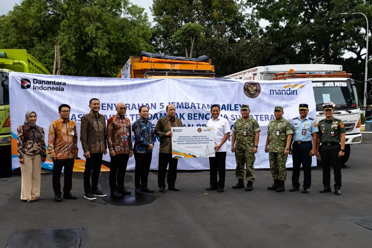 Bank Mandiri bersinergi dengan Kemenhan membangun lima jembatan Bailey untuk memulihkan konektivitas wilayah Sumatera yang terdampak banjir dan longsor. (Dok. Bank Mandiri)
