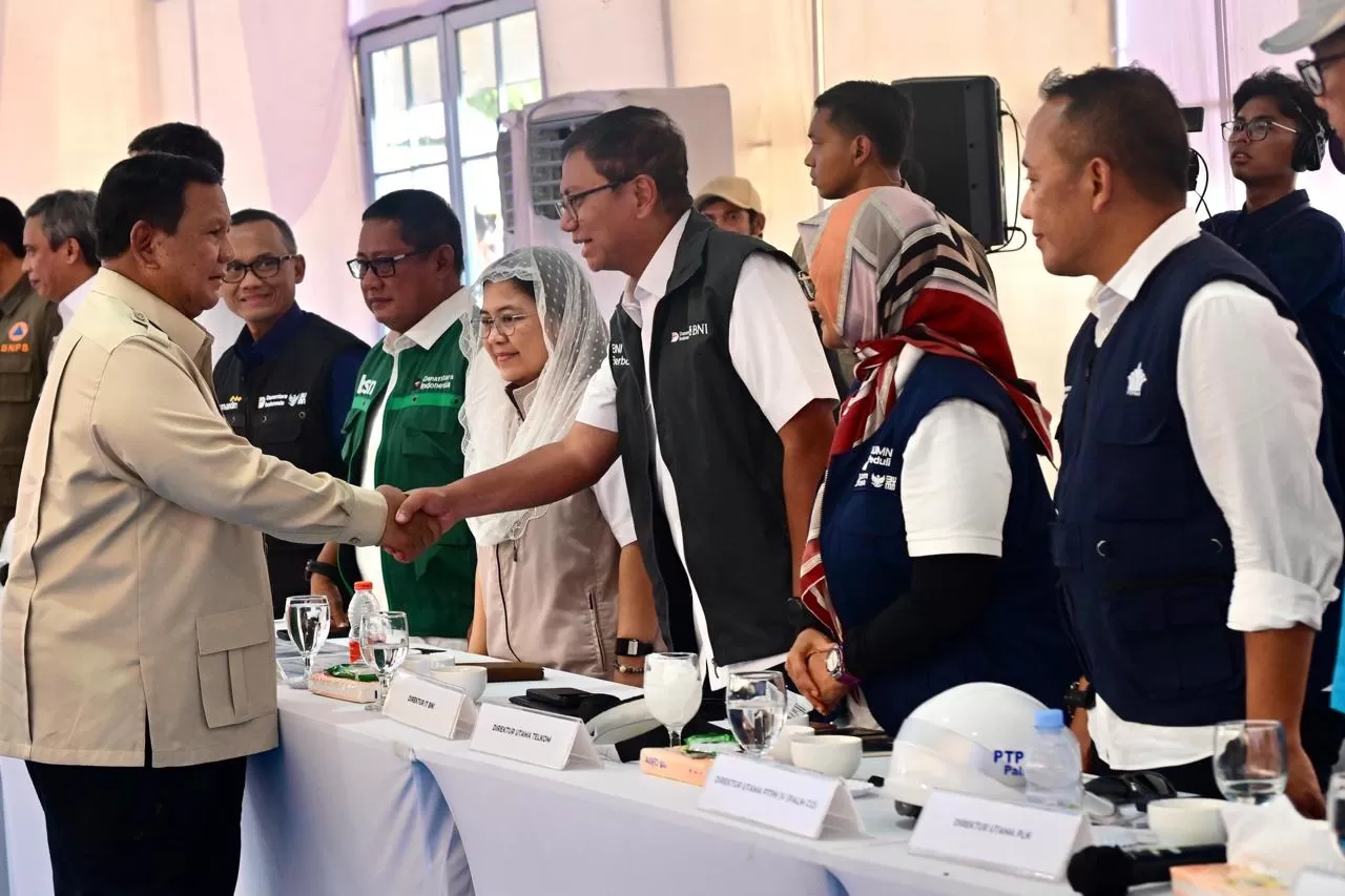 BNI mendukung pembangunan 15.000 Hunian Danantara bagi korban bencana. Presiden Prabowo meninjau langsung kesiapan Huntara di Aceh Tamiang. (Biro Pers Media dan Informasi Sekretariat Presiden)