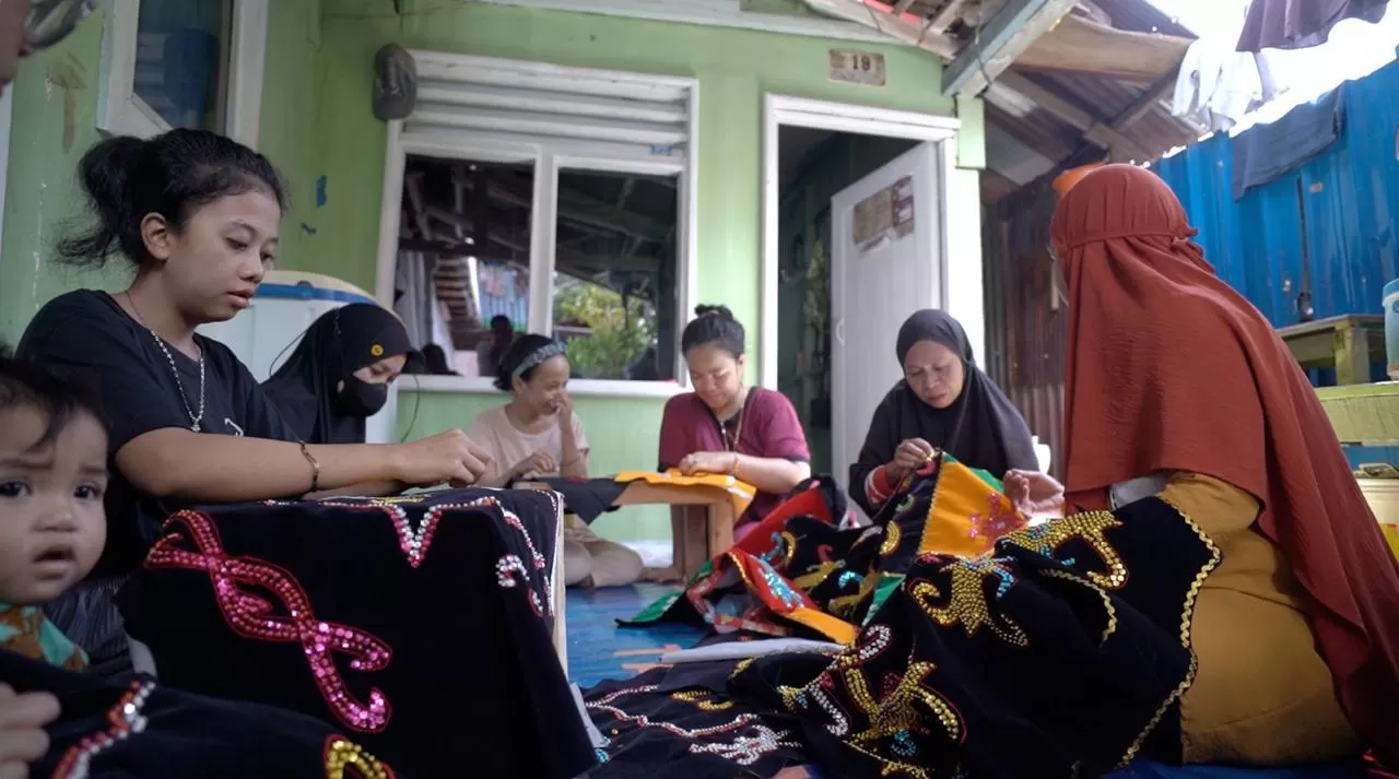PNM menegaskan pembiayaan saja tak cukup, pemberdayaan terintegrasi jadi kunci memperkuat UMKM ultra mikro dan ekonomi akar rumput. (pnm.co.id)
