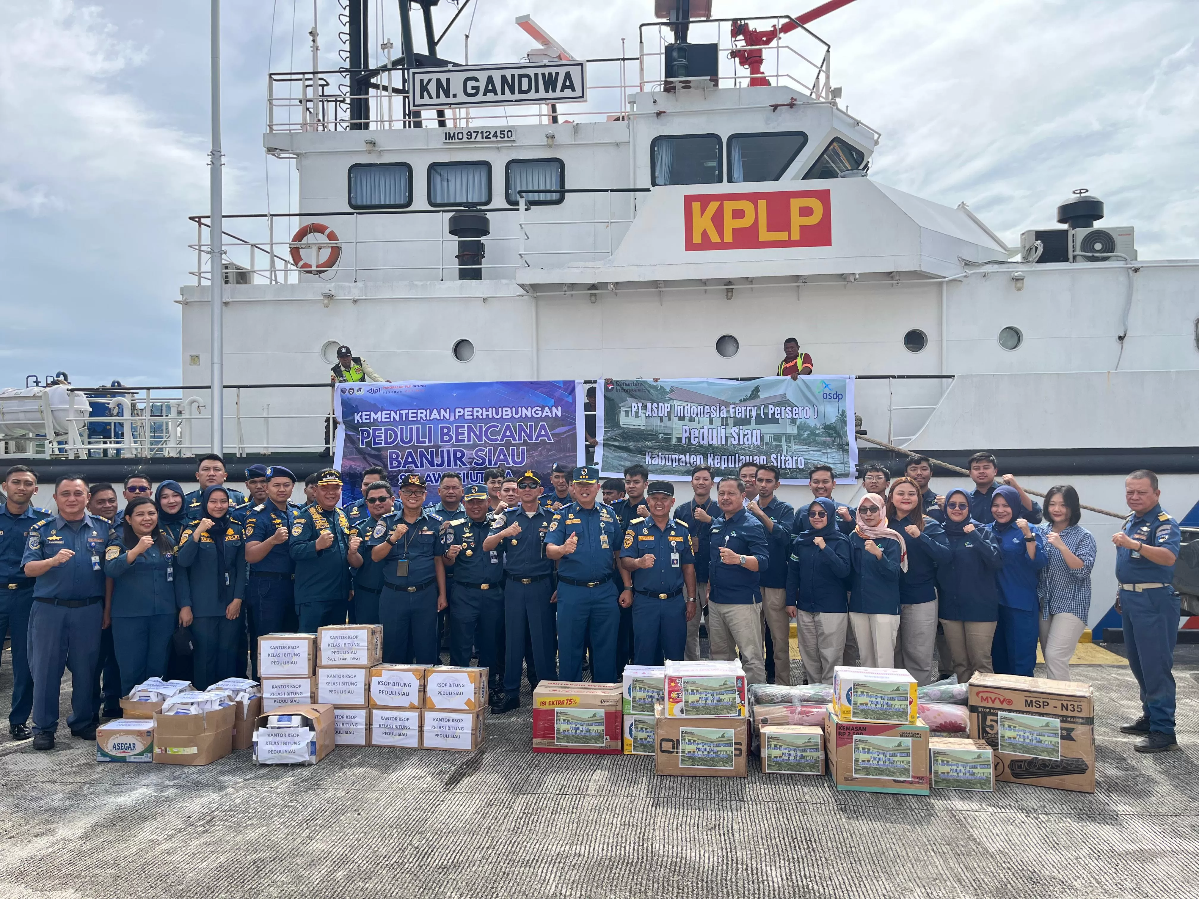 ASDP Indonesia Ferry hadir di Pulau Siau sebagai wujud kepedulian terhadap warga terdampak banjir bandang.