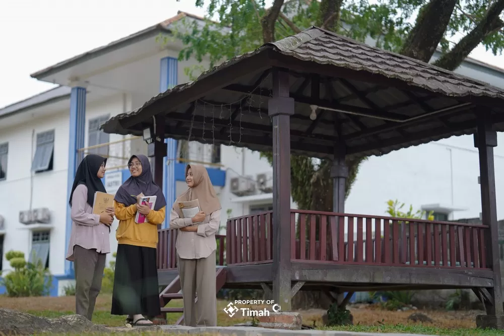 PT TIMAH Tbk menjalankan berbagai program pendidikan di wilayah tambang untuk memperkuat SDM unggul dan mendukung terwujudnya Generasi Emas 2045. (Dok. PT Timah)