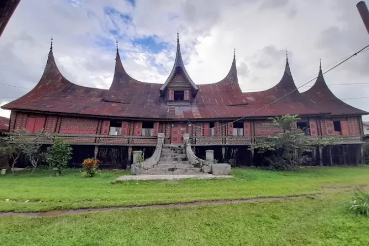 Rumah gadang Balai Nan Duo salah satu rumah gadang tertua di Sumatra Barat. Rumah gadang ini dibangun tahun 1840 pada masa Sutan Chedoh atau Tuanku Nan Cheduk.  (Google/Faisa Azzahra)