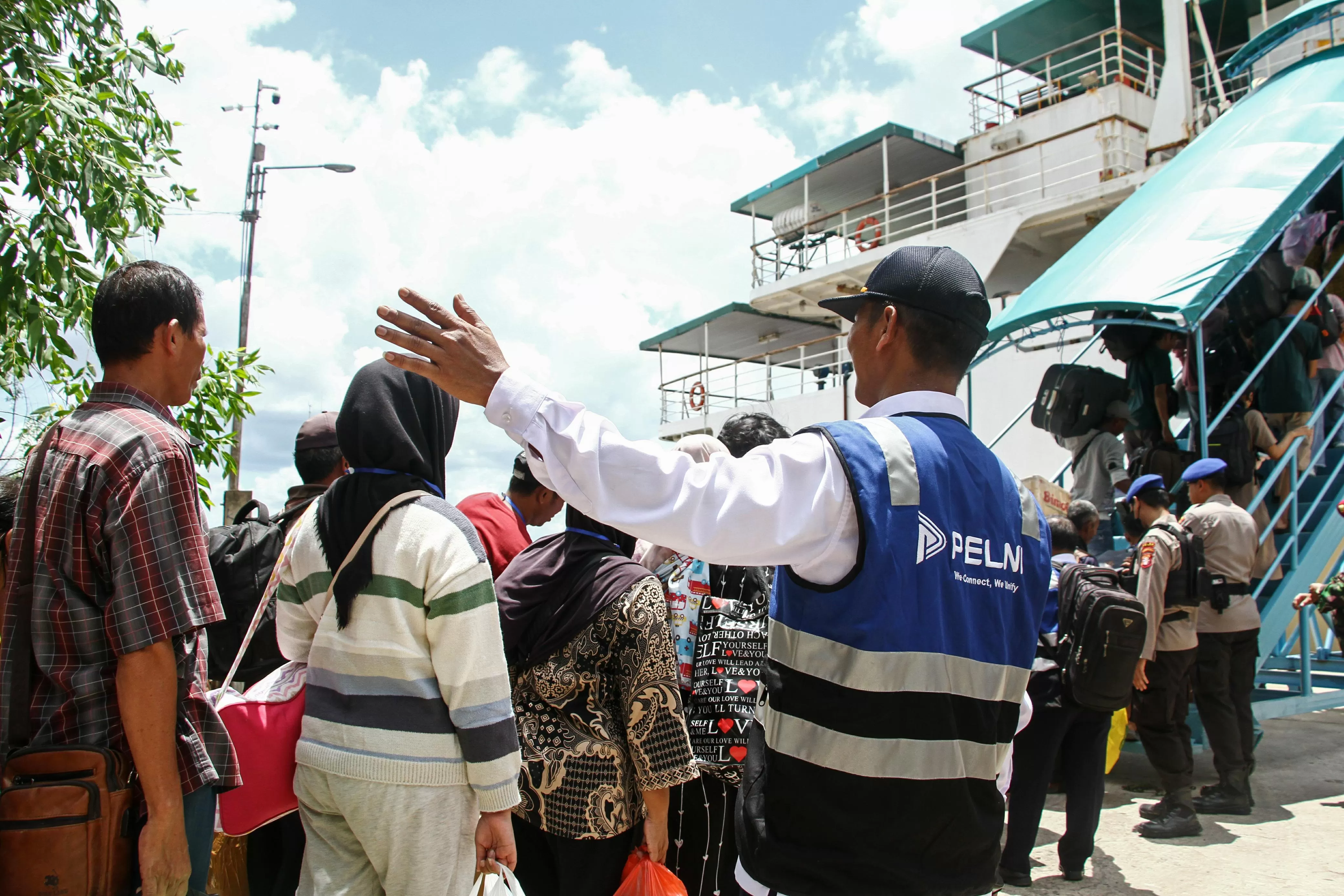 Program diskon tiket PELNI Nataru 2025/2026 terserap 99 persen dengan 414 ribu penumpang, bukti antusiasme masyarakat. (Dok. PELNI)