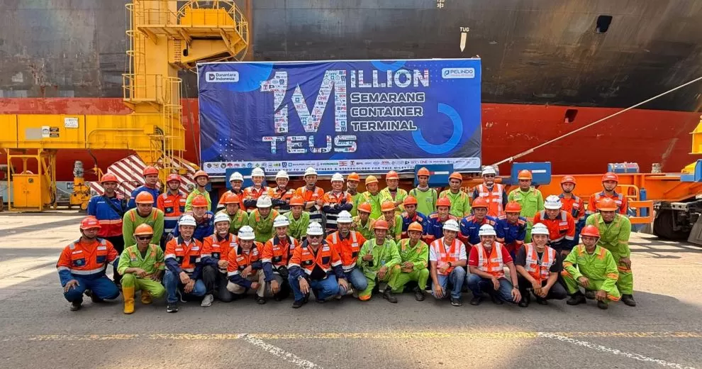 TPK Semarang menorehkan tonggak sejarah penting dalam perjalanan operasionalnya dengan berhasil mencapai arus petikemas kumulatif 1 juta TEUs pada 25 Desember 2025. (pelindotpk.co.id)