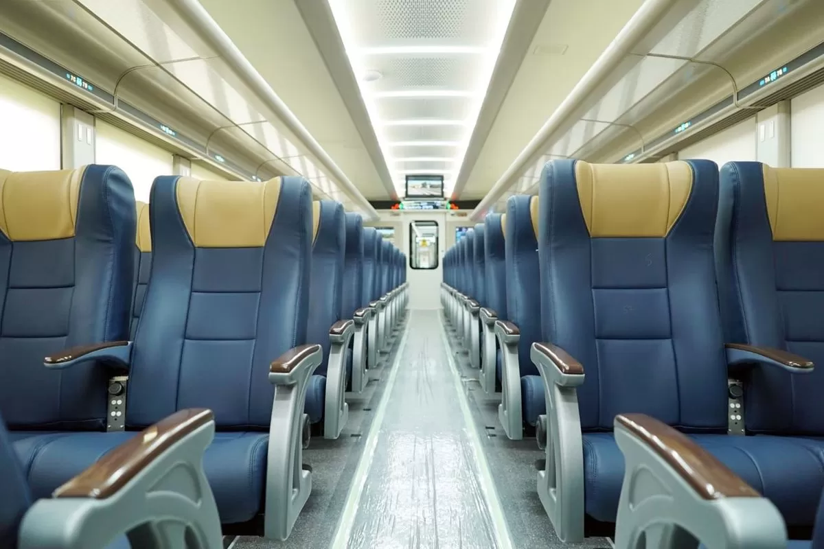 Ilustrasi. Rangkaian Eksekutif Stainless Steel New Generation (SSNG) pada Kereta Api Gajayana relasi Malang&ndash;Gambir (PP). (DOK. KAI)