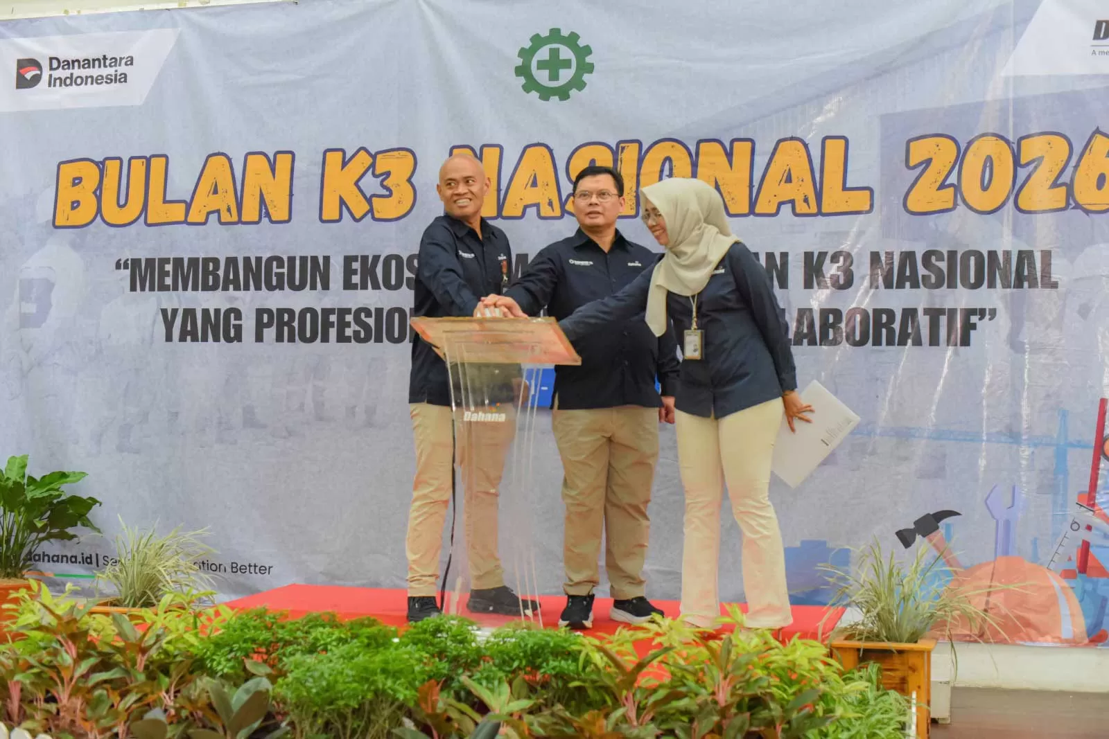 Capaian nol LTI menjadi bukti komitmen PT DAHANA dalam membangun lingkungan kerja yang aman dan produktif.