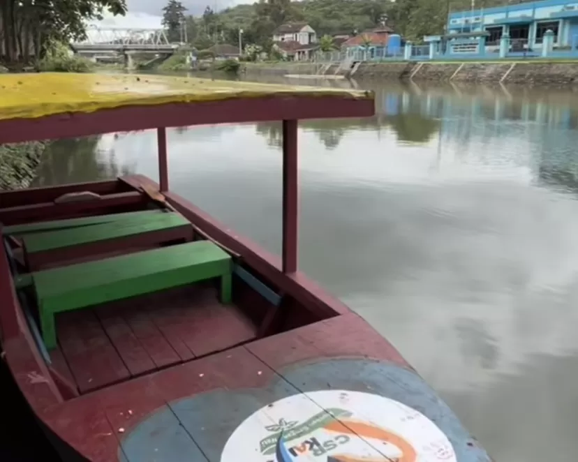 Wisata susur sungai menjadi pelengkap suasana heritage di Stasiun Tuntang.