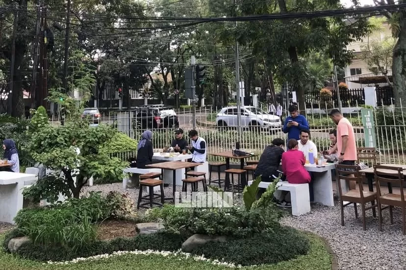 Lumiko 38, tempat sarapan di tengah kota Bandung, suasananya adem dan tenang.