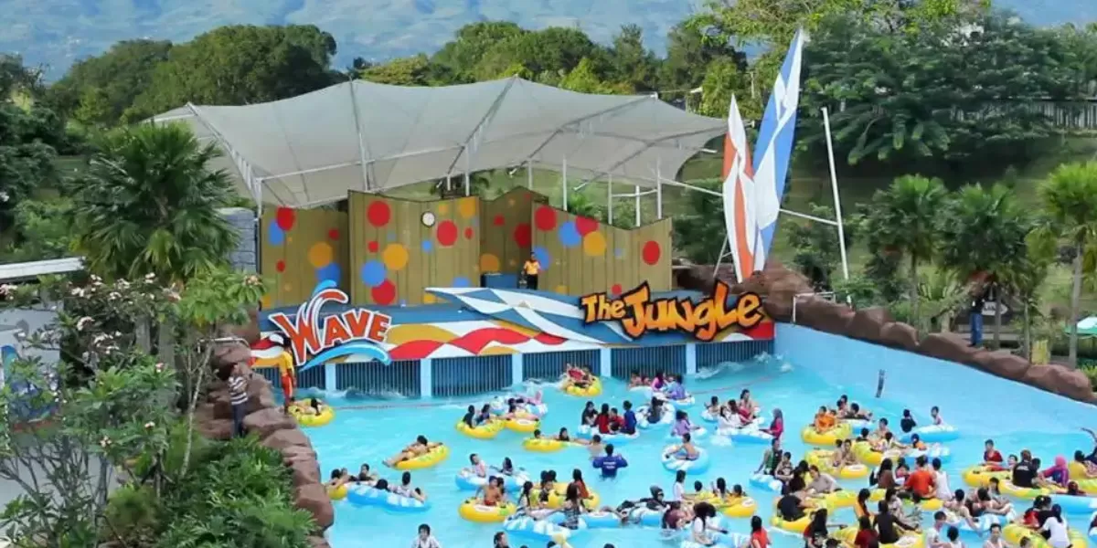 Promo The Jungle Waterpark Bogor akhir Mei 2026 hadir dengan tiket mulai Rp 60 ribu. Simak daftar promo, syarat, dan jadwal lengkapnya. (traveloka.com)
