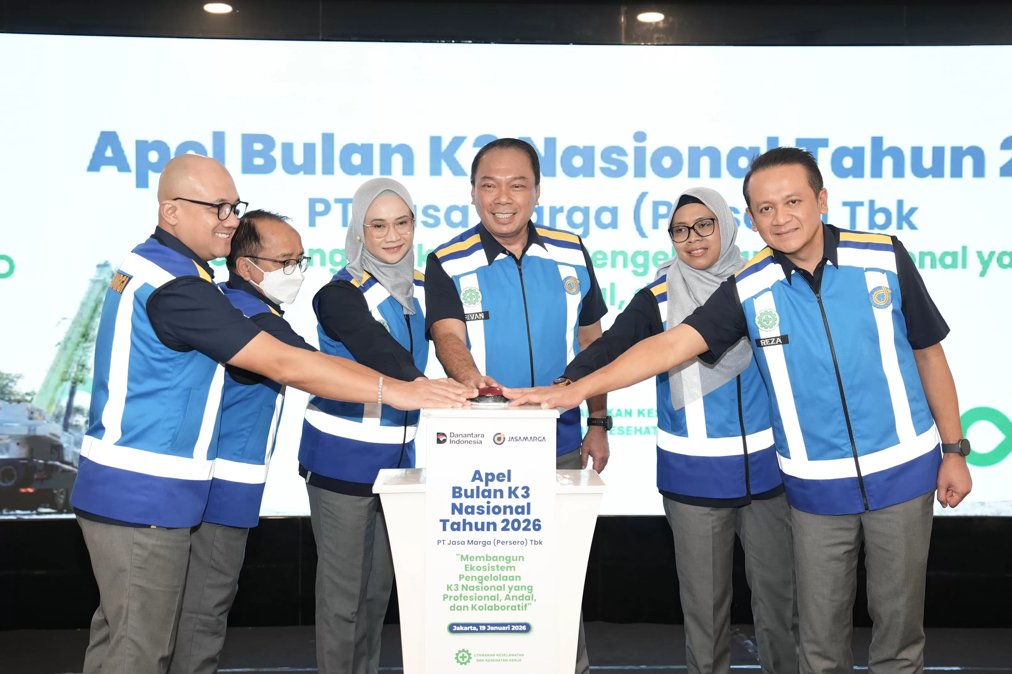 Jasa Marga peringati Bulan K3 Nasional 2026 dengan komitmen memperkuat budaya keselamatan kerja demi layanan jalan tol yang andal. (jasamarga.com)
