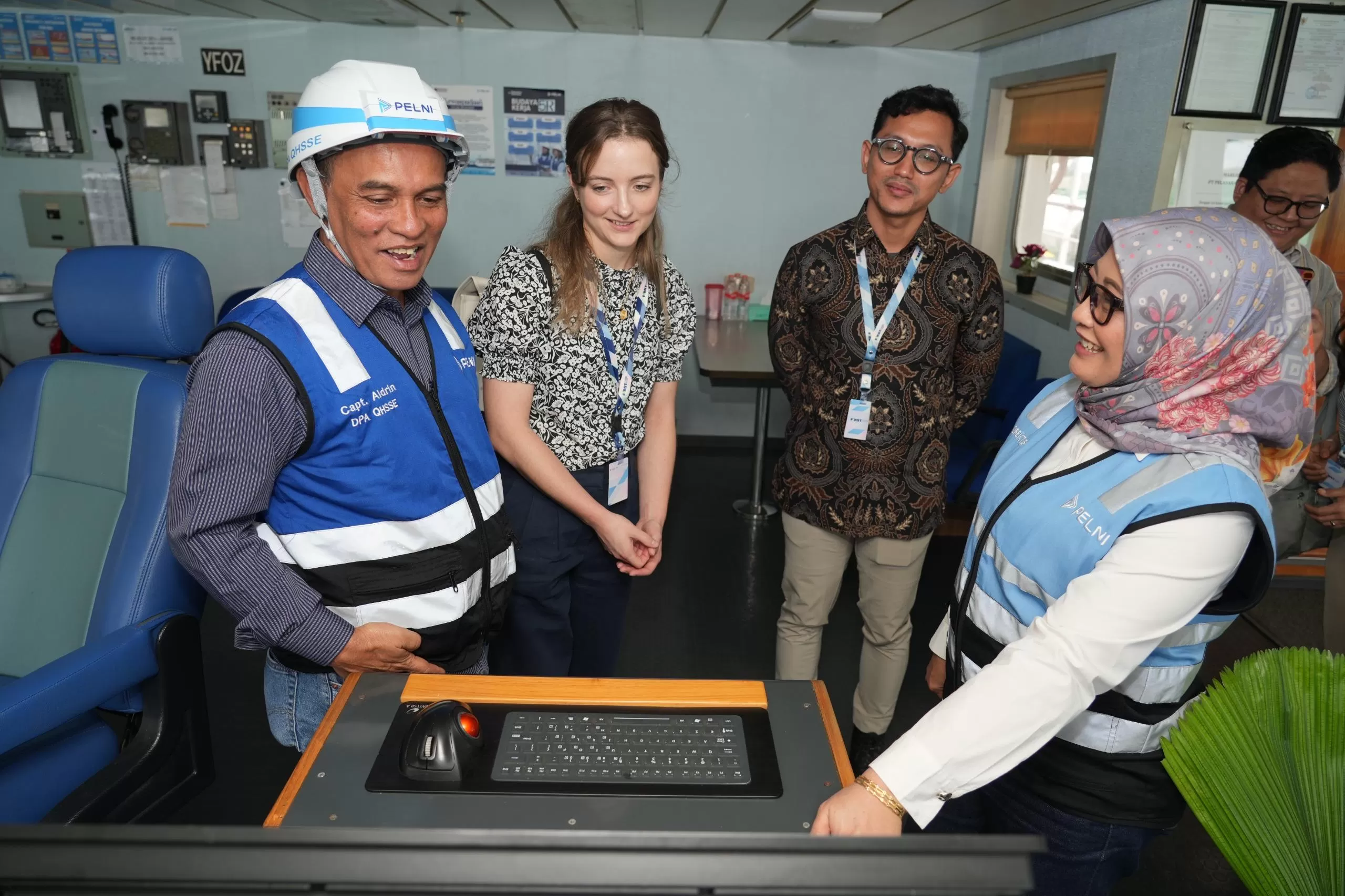 PELNI menerima kunjungan Kedutaan Besar Inggris dan UK PACT untuk membahas dekarbonisasi pelayaran dan edukasi generasi muda. (Dok. PELNI)