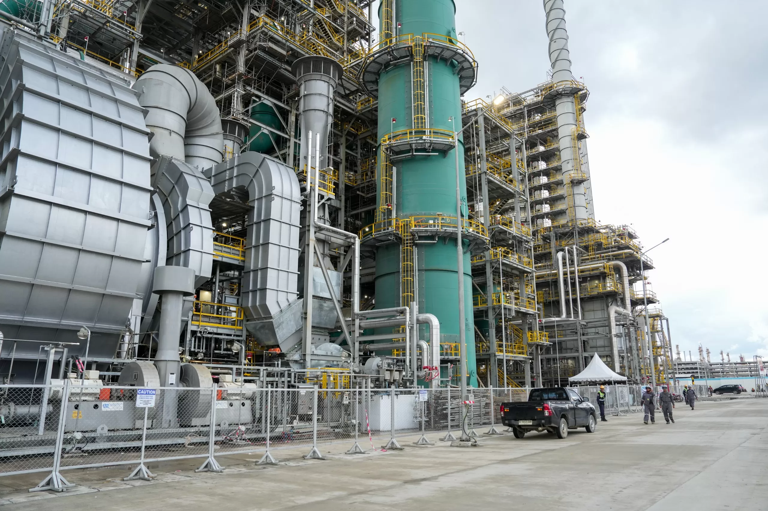 SIG memasok 115.609 ton semen dalam proyek Infrastruktur Energi Terintegrasi Refinery Development Master Plan (RDMP) Balikpapan untuk mendukung ketahanan energi Indonesia. (Dok. SIG)